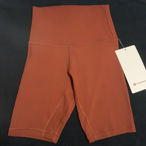 Lulu align short 8” - Picture 1 of 9